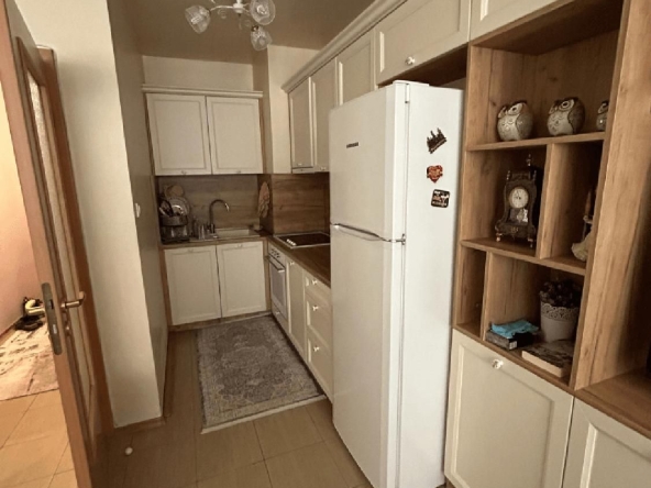 Дава се под наем Тристаен апартамент в София, Стрелбище - 100 кв.м за 790 € - Снимка #1