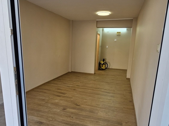 Дава се под наем Магазин в Несебър - 19 кв.м за 298.86 € - Снимка #1