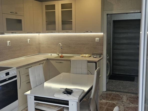 Дава се под наем Двустаен апартамент в Силистра, Изток - 60 кв.м за 248.88 € - Снимка #1