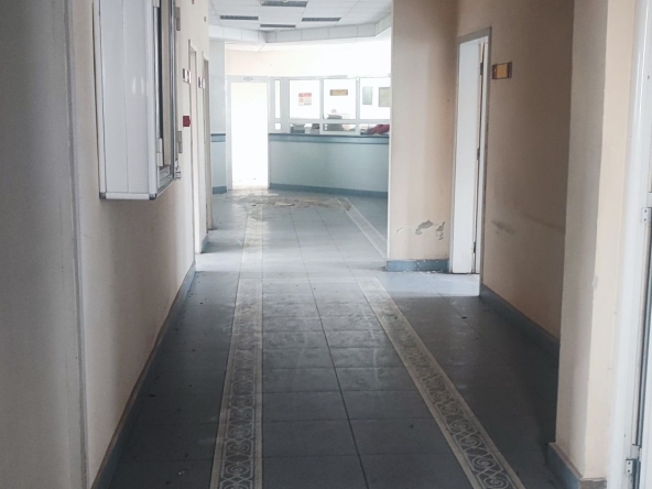 Дава се под наем Офис в Свищов - 240 кв.м за 459 € - Снимка #1