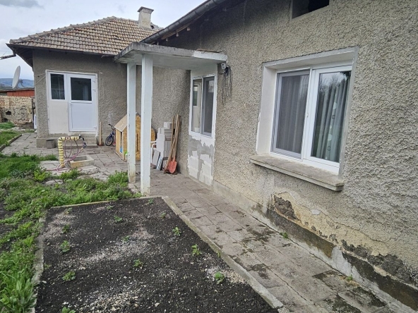 Къща в с. Давидово, Област Търговище - 110 кв.м за 510 €/кв.м - Снимка #1