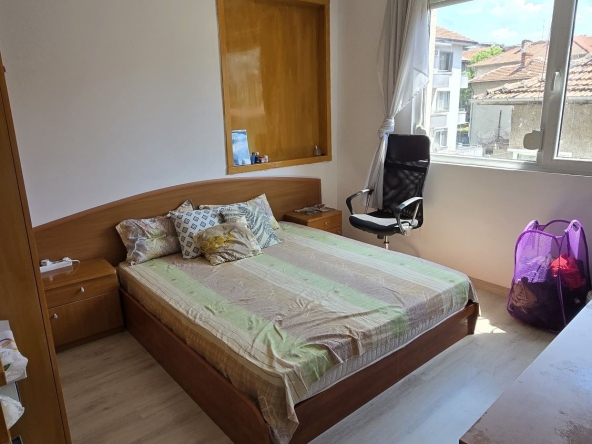 Дава се под наем Двустаен апартамент в Плевен, Идеален център - 60 кв.м за 285.6 € - Снимка #1