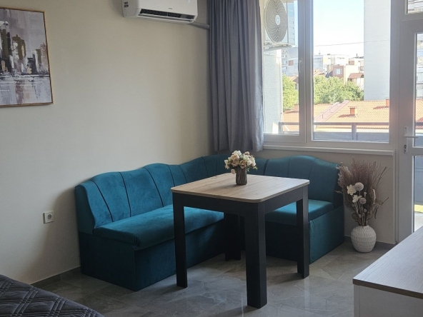 Дава се под наем Едностаен апартамент в Стара Загора, Център - 39 кв.м за 330 € - Снимка #1