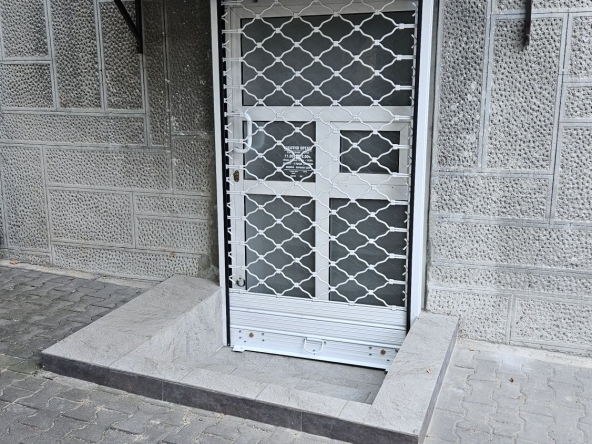 Дава се под наем Магазин в Стара Загора, Център - 17 кв.м за 180 € - Снимка #1