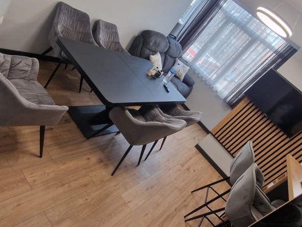 Тристаен апартамент в Варна, Колхозен пазар - 76 кв.м за 1879 €/кв.м - Снимка #1