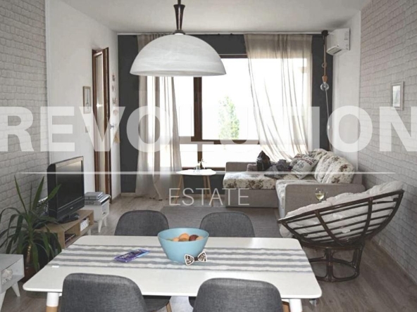 Дава се под наем Двустаен апартамент в Варна, Аспарухово - 70 кв.м за 750 € - Снимка #1