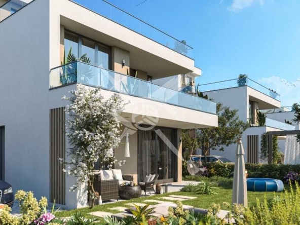 Къща в Бургас, Сарафово - 319 кв.м за 875 €/кв.м - Снимка #1