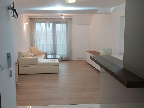 Дава се под наем Двустаен апартамент в София, Оборище - 76 кв.м за 880 € - Снимка #1