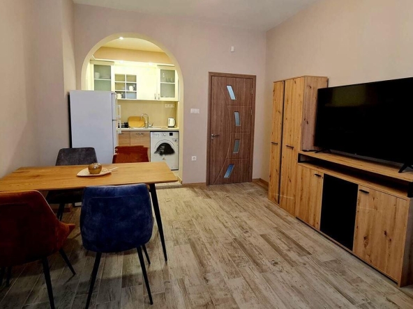 Дава се под наем Двустаен апартамент в Варна, Център - 50 кв.м за 600 € - Снимка #1