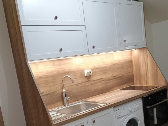 Дава се под наем Тристаен апартамент в Пловдив, Старият град - 99 кв.м за 915.45 € - Снимка #1