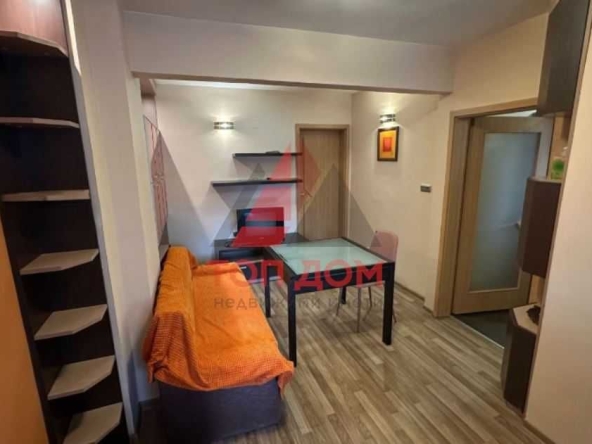 Дава се под наем Тристаен апартамент в Варна, Спортна зала - 70 кв.м за 612 € - Снимка #1