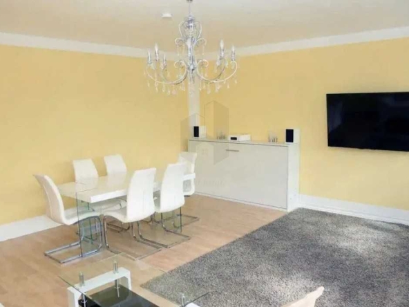 Дава се под наем Тристаен апартамент в Пловдив, Център - 88 кв.м за 234.6 € - Снимка #1