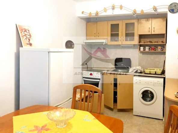 Дава се под наем Двустаен апартамент в Варна, Цветен квартал - 42 кв.м за 350 € - Снимка #1