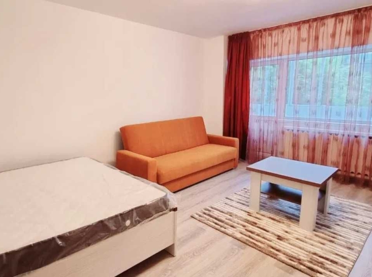 Дава се под наем Едностаен апартамент в Пловдив, Тракия - 45 кв.м за 153 € - Снимка #1