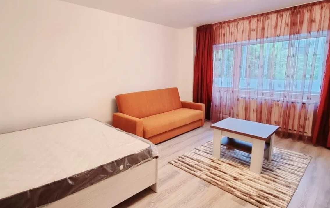 Дава се под наем Едностаен апартамент в Пловдив, Тракия - 45 кв.м за 153 € - Снимка #1