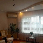 Дава се под наем Четиристаен апартамент в Пловдив, Изгрев - 120 кв.м за 459 € - Снимка #1