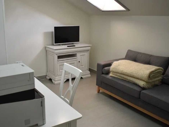 Дава се под наем Едностаен апартамент в Пловдив, Тракия - 30 кв.м за 199.41 € - Снимка #1