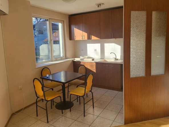 Дава се под наем Тристаен апартамент в Пловдив, Съдийски - 90 кв.м за 408 € - Снимка #1