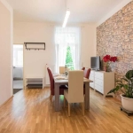 Дава се под наем Тристаен апартамент в Пловдив, Център - 90 кв.м за 331.5 € - Снимка #1