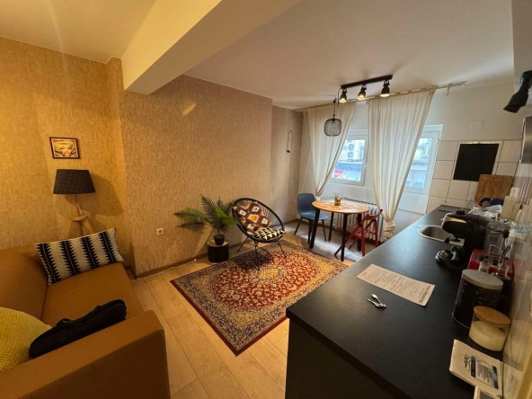 Дава се под наем Тристаен апартамент в София, Център - 62 кв.м за 700 € - Снимка #1