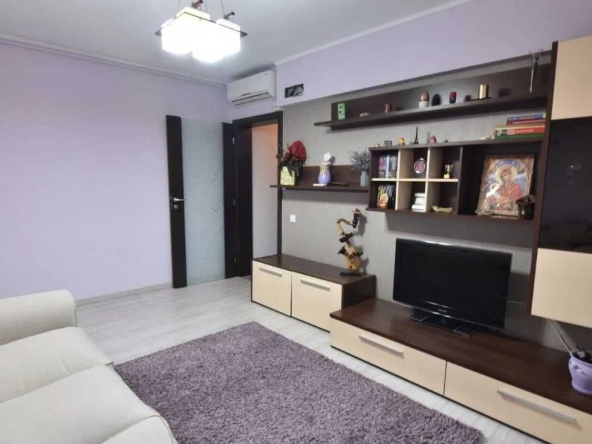 Дава се под наем Тристаен апартамент в Пловдив, Кършияка - 77 кв.м за 239.7 € - Снимка #1