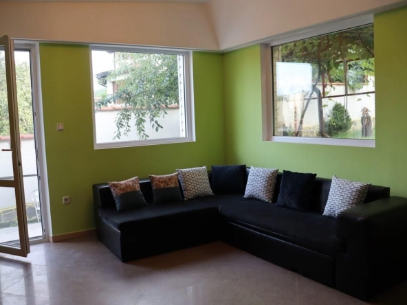 Дава се под наем Къща в София, Симеоново - 100 кв.м за 1227 € - Снимка #1