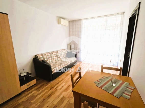 Двустаен апартамент в к.к. Слънчев бряг - 50 кв.м за 1150 €/кв.м - Снимка #1