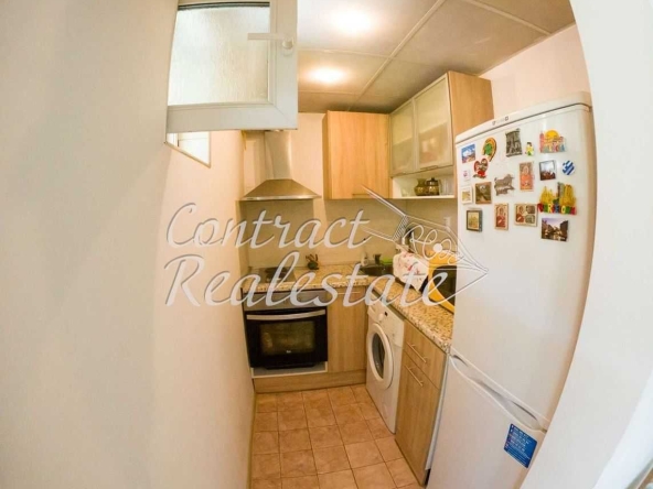 Дава се под наем Едностаен апартамент в Варна, Лятно кино Тракия - 30 кв.м за 306 € - Снимка #1