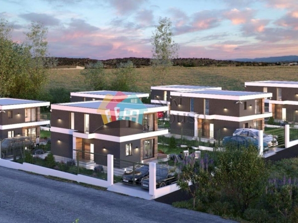 Къща в с. Звездица, Област Варна - 216 кв.м за 1200 €/кв.м - Снимка #1