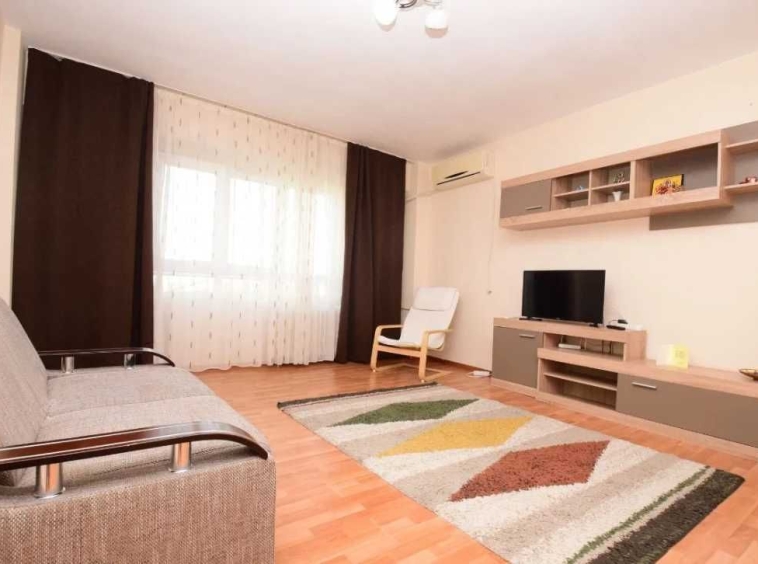 Дава се под наем Едностаен апартамент в Пловдив, Младежки Хълм - 45 кв.м за 229.5 € - Снимка #1