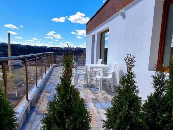 Двустаен апартамент в Велико Търново, Център - 68 кв.м за 1374 €/кв.м - Снимка #1