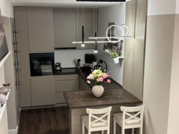 Дава се под наем Двустаен апартамент в София, Витоша - 55 кв.м за 497.25 € - Снимка #1