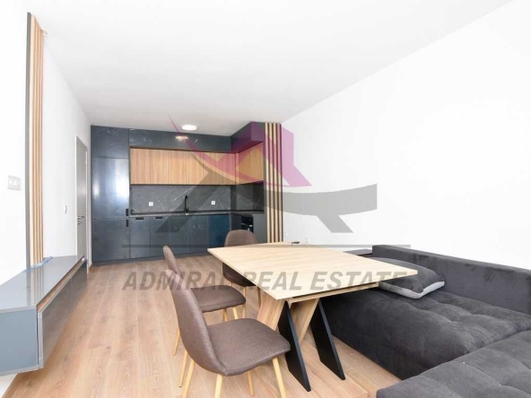 Дава се под наем Двустаен апартамент в Варна, Изгрев - 60 кв.м за 500 € - Снимка #1