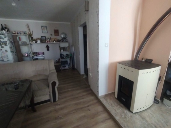 Тристаен апартамент в Лозница - 80 кв.м за 606 €/кв.м - Снимка #1