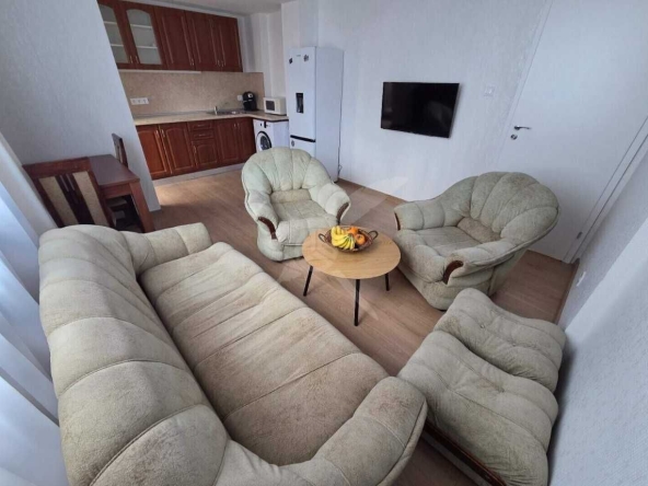 Дава се под наем Тристаен апартамент в Пловдив, Мараша - 90 кв.м за 648.21 € - Снимка #1