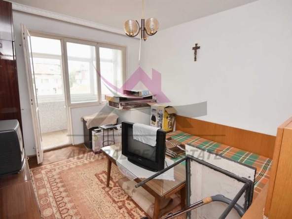 Тристаен апартамент в Варна, Цветен квартал - 80 кв.м за 1850 €/кв.м - Снимка #1