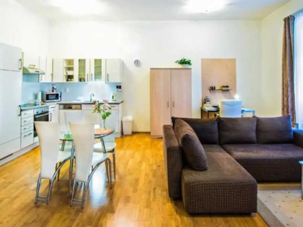 Дава се под наем Двустаен апартамент в Пловдив, Кършияка - 61 кв.м за 239.7 € - Снимка #1