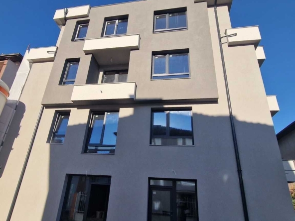 Тристаен апартамент в Благоевград, Широк център - 113 кв.м за 657 €/кв.м - Снимка #1