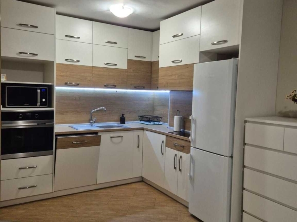 Дава се под наем Двустаен апартамент в Варна, Колхозен пазар - 53 кв.м за 484.5 € - Снимка #1