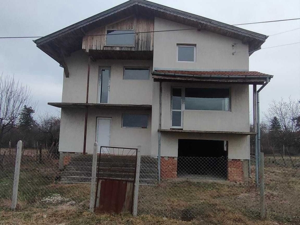 Къща в с. Слана бара, Област Видин - 210 кв.м за 194 €/кв.м - Снимка #1