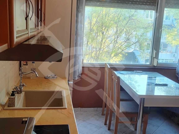 Дава се под наем Мезонет в Варна, Колхозен пазар - 110 кв.м за 625 € - Снимка #1