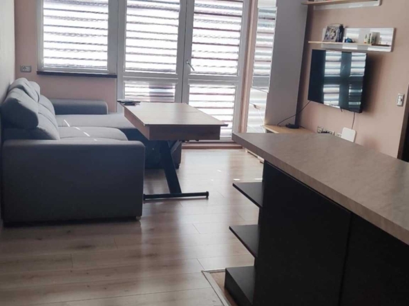 Дава се под наем Тристаен апартамент в Варна, Трошево - 86 кв.м за 459 € - Снимка #1