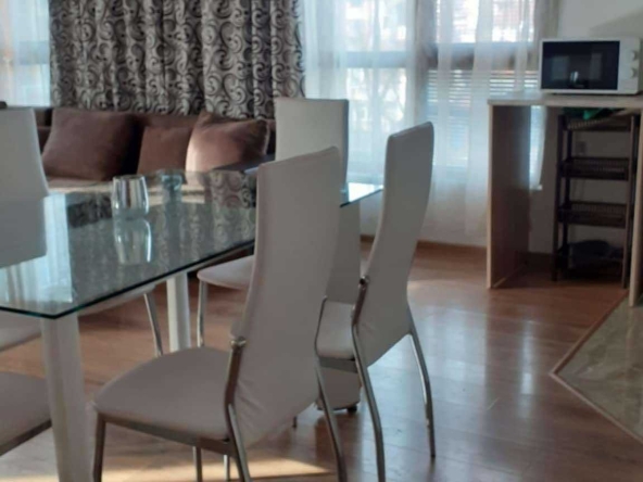 Дава се под наем Тристаен апартамент в Бургас, Сарафово - 125 кв.м за 561 € - Снимка #1