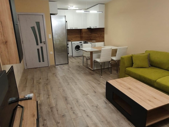 Дава се под наем Двустаен апартамент в Пловдив, Остромила - 60 кв.м за 550 € - Снимка #1