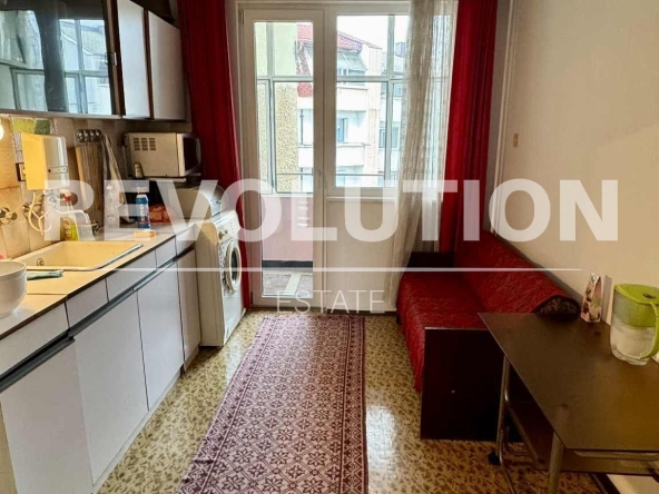 Тристаен апартамент в Пловдив, Център - 84 кв.м за 2393 €/кв.м - Снимка #1