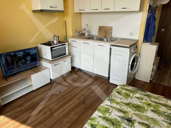 Дава се под наем Едностаен апартамент в к.к. Св.Св. Константин и Елена - 30 кв.м за 273.87 € - Снимка #1