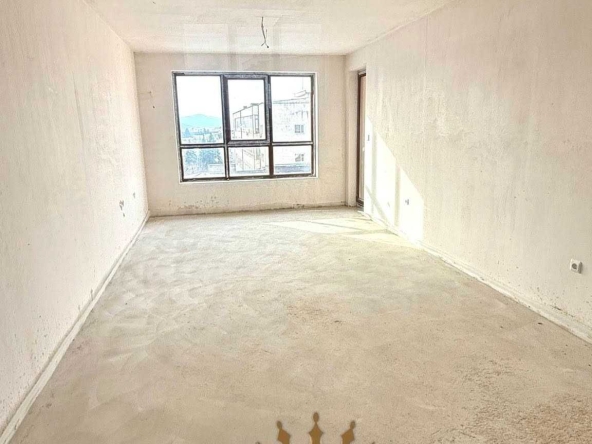 Тристаен апартамент в Велико Търново, Бузлуджа - 110 кв.м за 765 €/кв.м - Снимка #1
