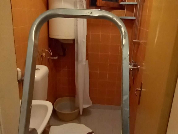 Дава се под наем Двустаен апартамент в Бургас, Лазур - 44 кв.м за 250 € - Снимка #1
