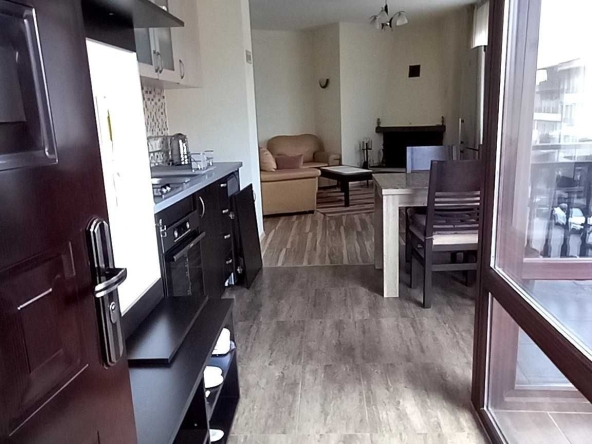 Дава се под наем Тристаен апартамент в Банско - 90 кв.м за 498.27 € - Снимка #1