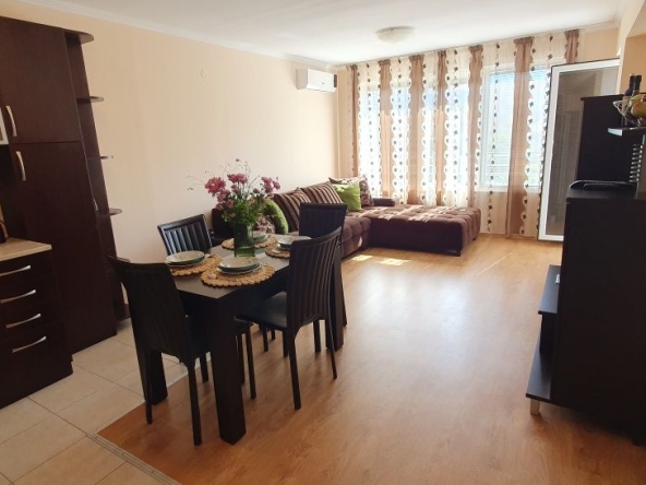 Дава се под наем Офис в Поморие - 75 кв.м за 255 € - Снимка #1